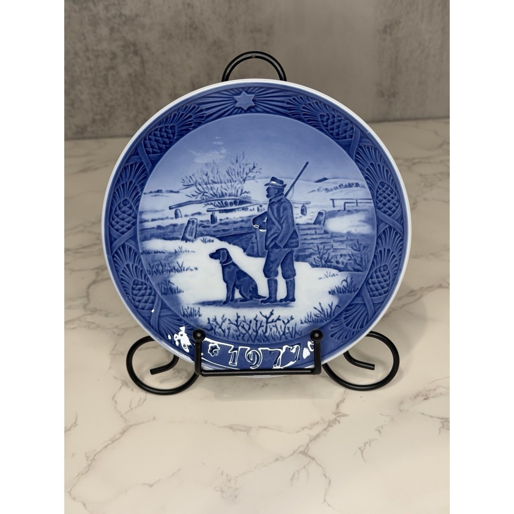 Royal Copenhagen 1977 Christmas Plate Immervad Bridge Blue White Porcelain 7.25"